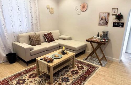 Dammam Apartment | Wooden Cabin 2 Self-Check-In