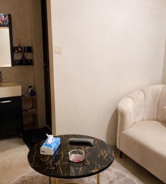 استديو مودرن حديث