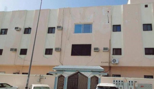 ​"2-Bedroom Condo in Serene Madinah with Historical Palace & Valley Views"