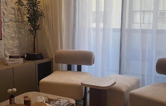 Bohemian apartment with private parking and self check-in in Jeddah