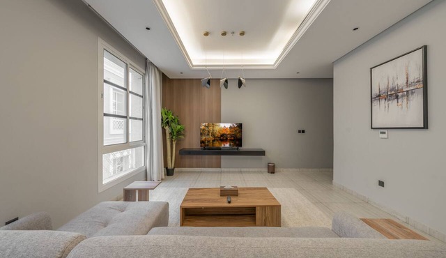 Furnished luxury apt|Wi-Fi,parking&full facilities