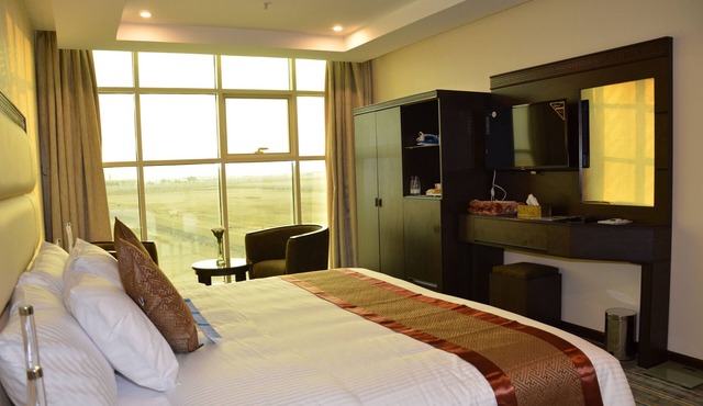 Golden Armada Hotel