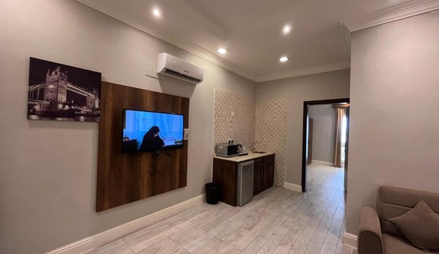 Golden square قولدن سكوير
