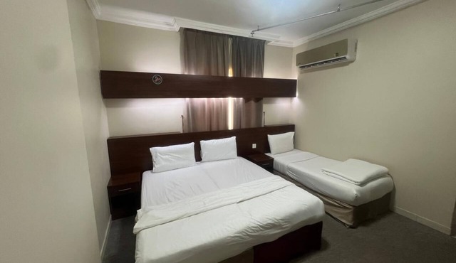 Manarat Al Aziziyah Hotel