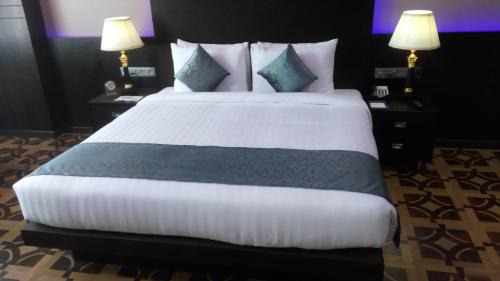 Park Regis Lotus Hotel