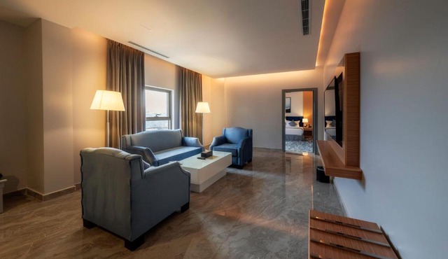 Pearly Hotel