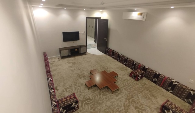 Perfect 2-bedroom apartment with AC in charming Jeddah