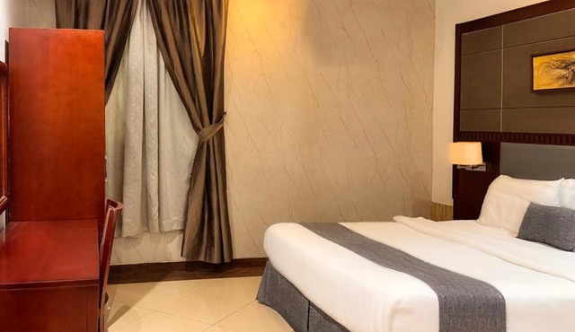 Quiet Rooms 12 Serviced Apartments