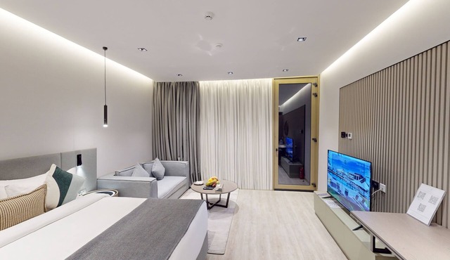 Royal Lazure Resort