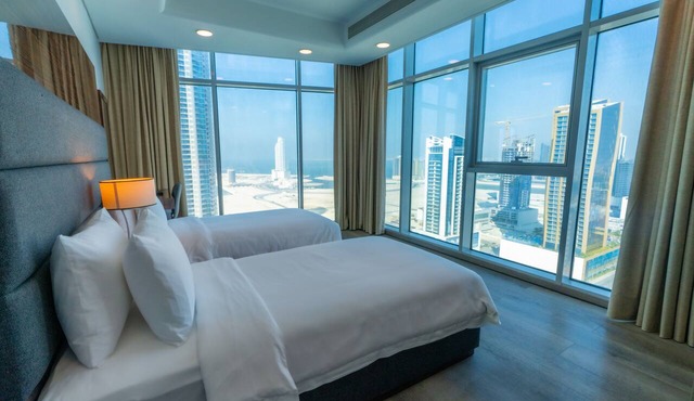 S Plaza Suites Hotel