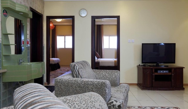 SEASONS APARTMENTS سيزونز للشقق المخدومة