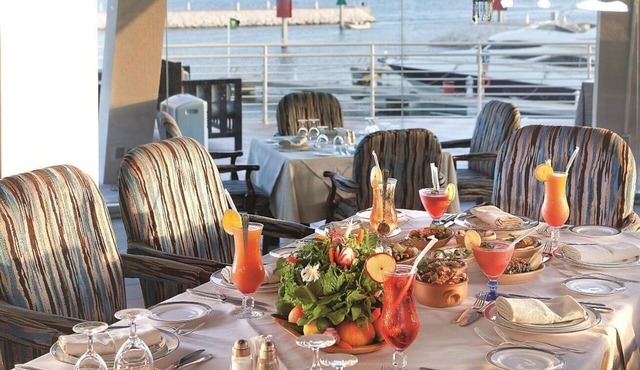 Sunset Beach Resort Marina Spa in Al Khobar