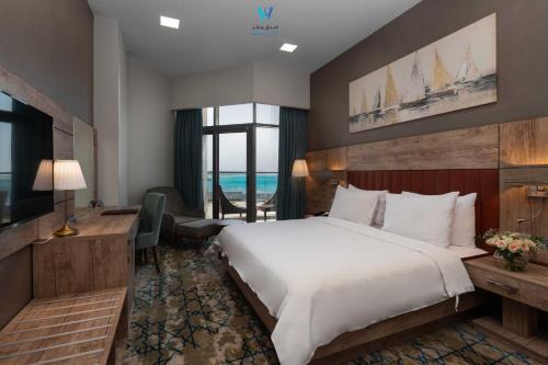 Waves Hotel in Umm Lajj