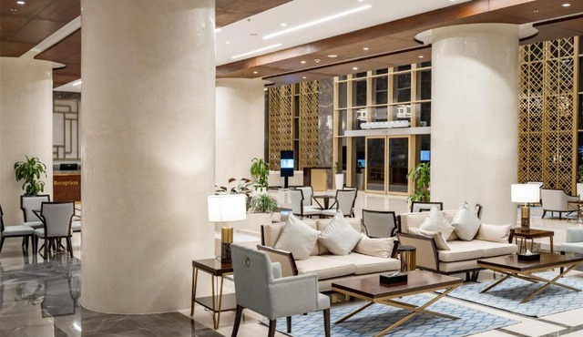 Wirgan Al Noor, Tapestry Collection by Hilton
