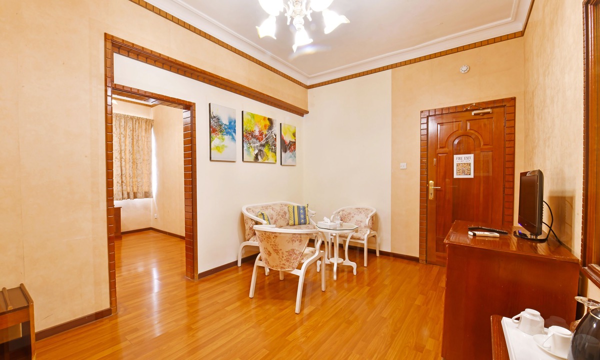 Manama Hotel | OYO 125 Moon Plaza Hotel
