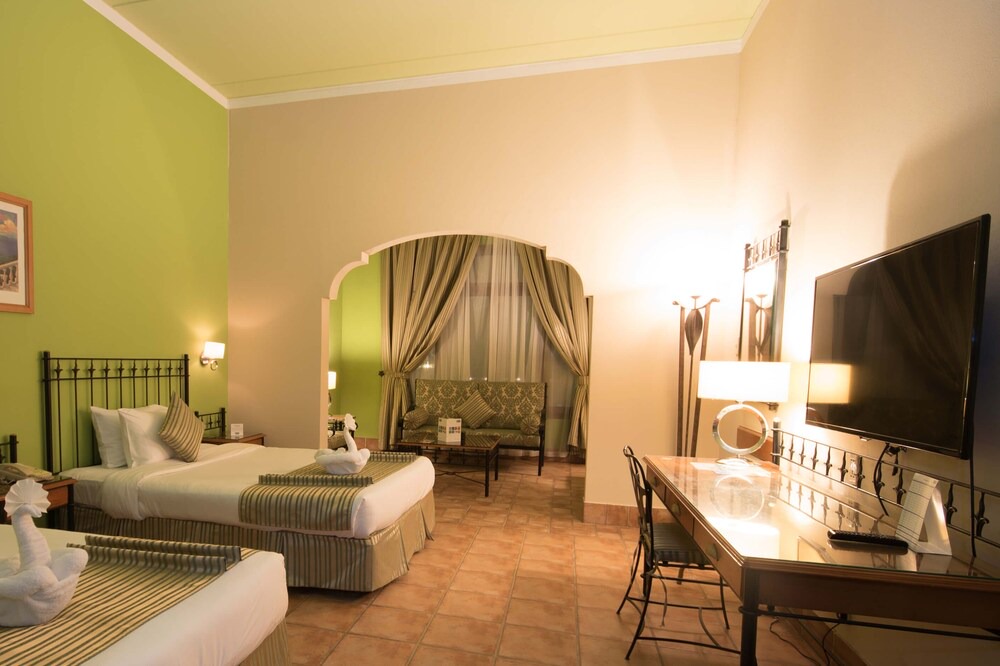 Dhahran Hotel | Mena Holiday Beach Resort Half Moon Bay