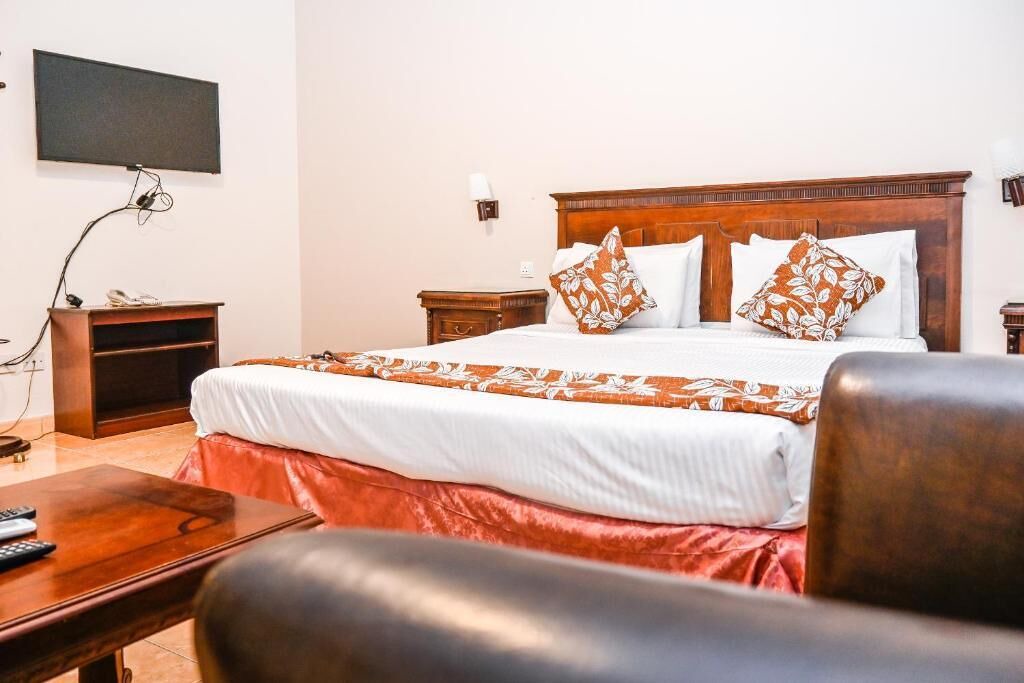Al Faisaliyah Hotel | Celine Serviced apartments
