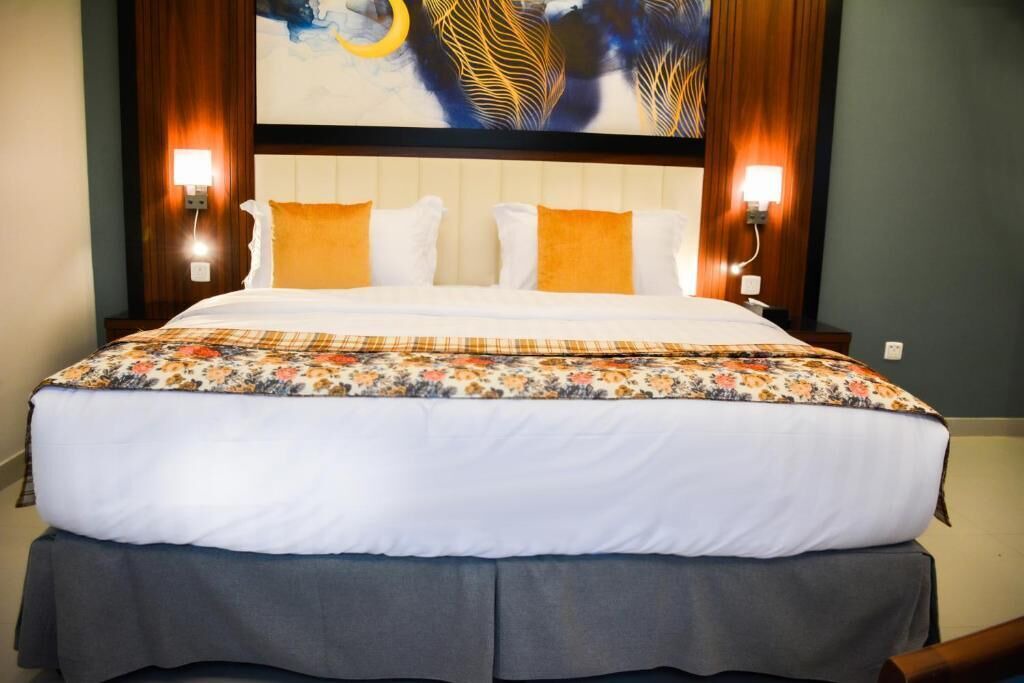 Al Faisaliyah Hotel | Parktown