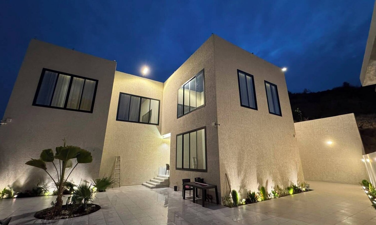 Al Bahah Ski Chalet | حياة ريفية في وسط مدينة الباحة، شاليه فيلا دورين بتأثيث فندقي فاخر وجلسة خارجية