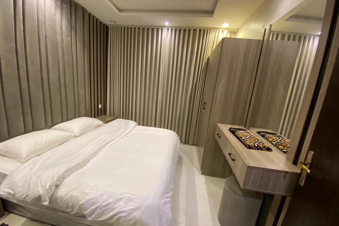 Al Kura Apartment | شقة فاخرة غرفتين ودورة مياه في حي الحمدانية j10