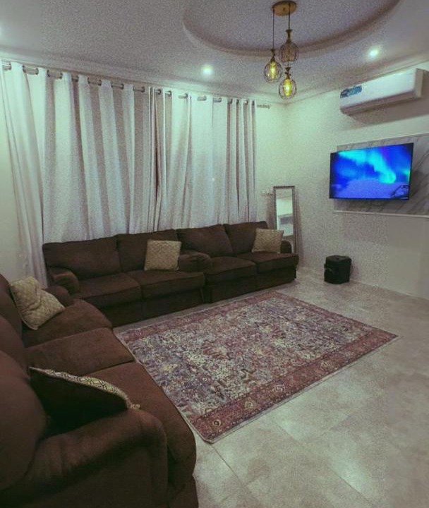 Yanbu Apartment | استراحة لورا الفندقية