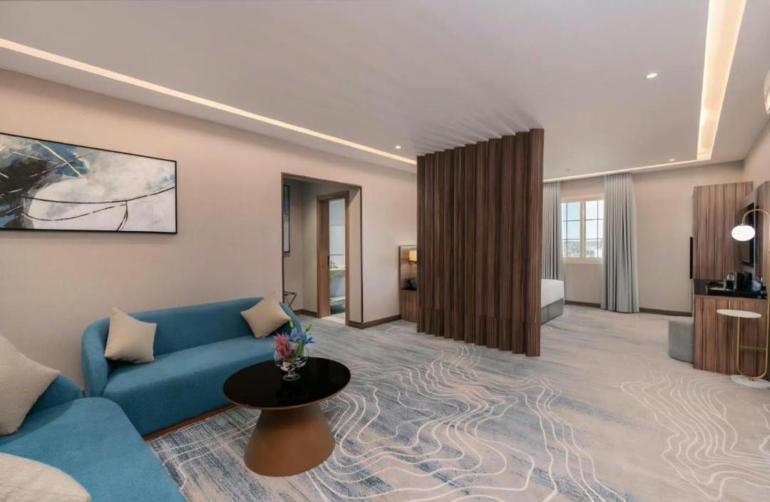 Baljurashi Hotel | Warwick Al Baha Hotel