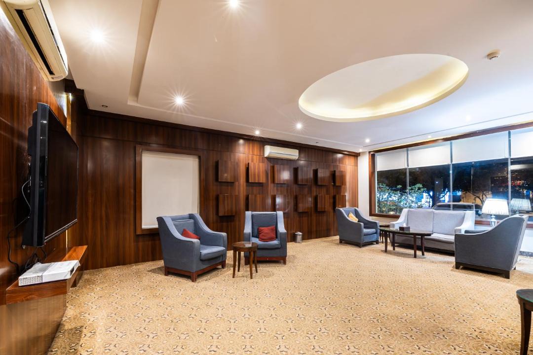 Riyadh Apartment | Qaser Baron Serviced Apartments Almasif- قصر بارون المصيف للشقق المخدومة