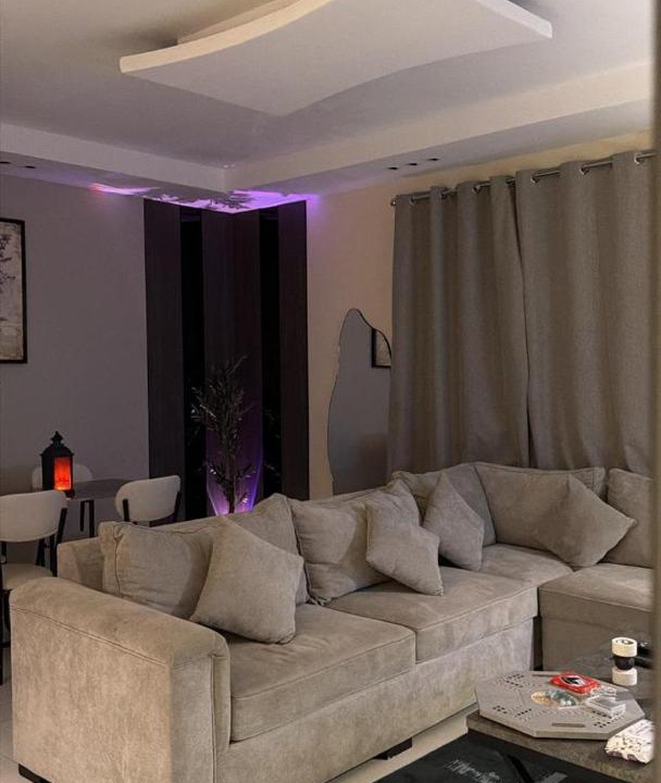 Al Khobar Apartment | شقة فاخره غرفه وصاله واسعه طاولة طعام