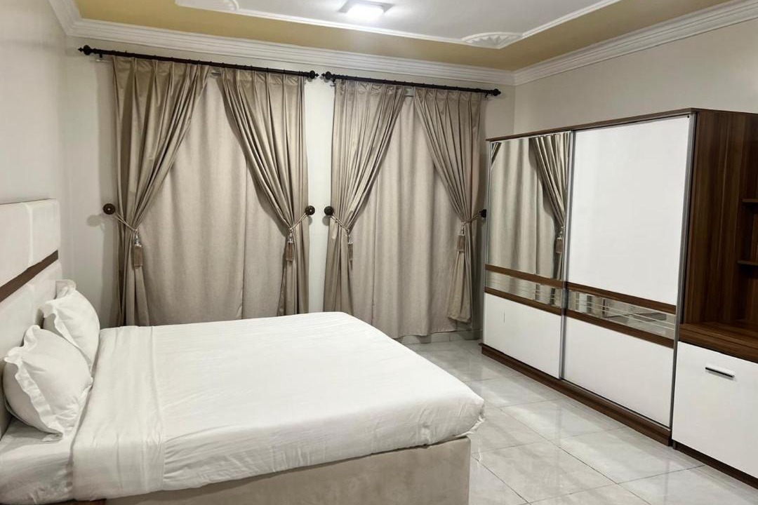 Sarat Abidah Apartment | شقق الورود المخدومة