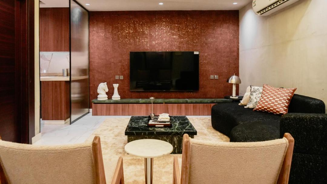 Hera Street Apartment | شقة أنيقة غرفة وصالة حي الزهراء - راحة وموقع مثالي 02