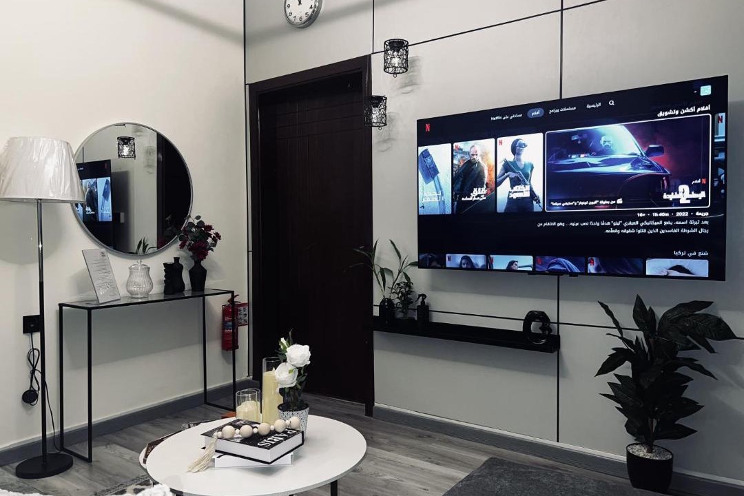 Hera Street Apartment | Modern Apartment 2