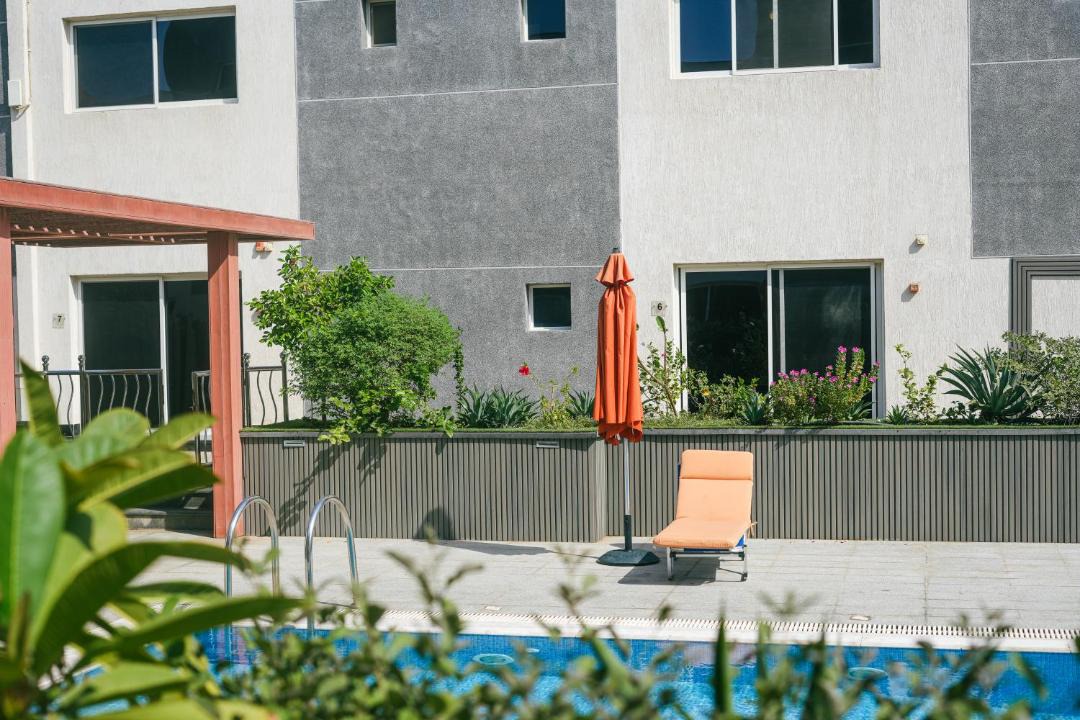 King Abdul Aziz Road Apartment | Mabaat-White Pearl Compound - 600 A-Villa 6