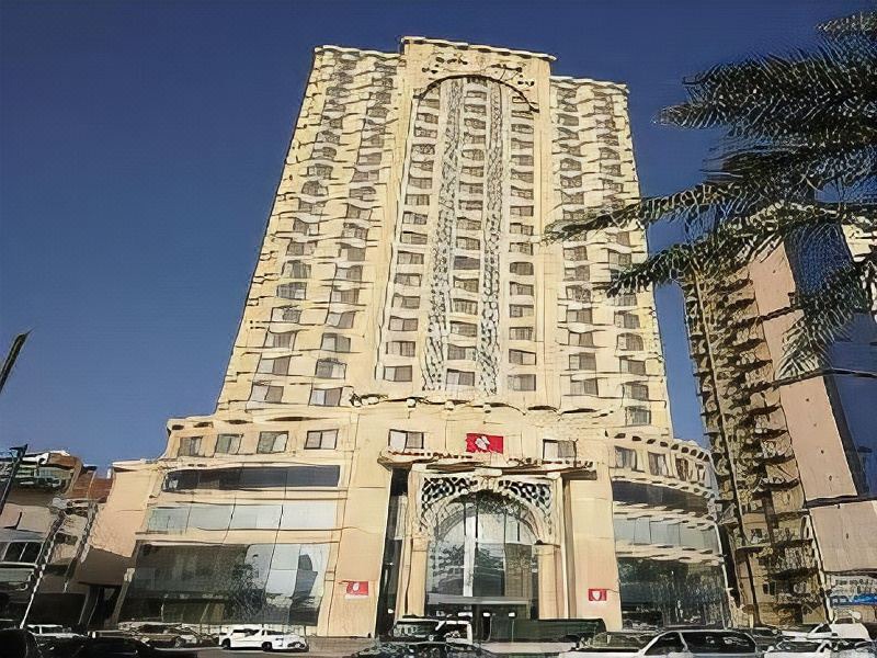 Photo of Buildings in 60th Street