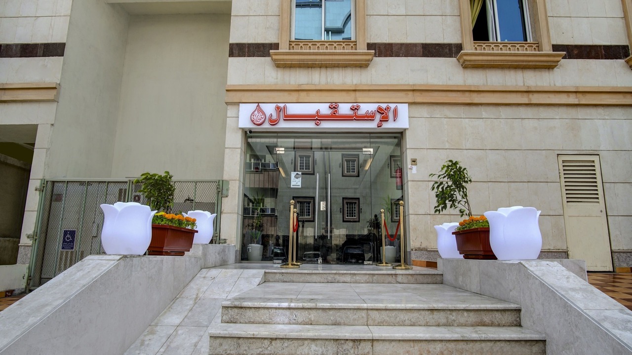 Photo of Outdoor in Sari Street