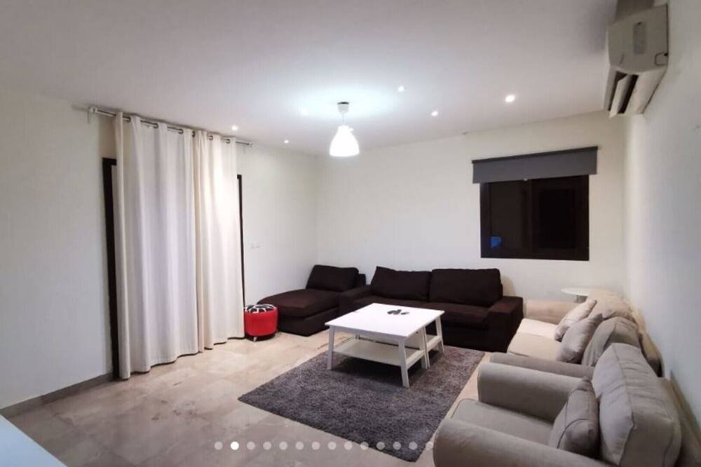 Photo of Livingroom in Al-Hamra'a