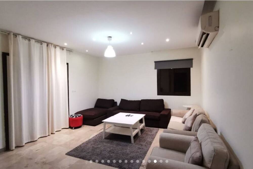 Photo of Livingroom in Al-Hamra'a