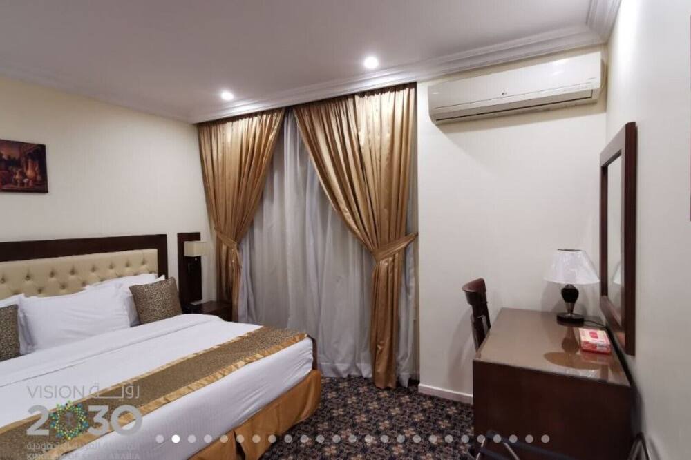 Photo of Bedroom in Qurish Street