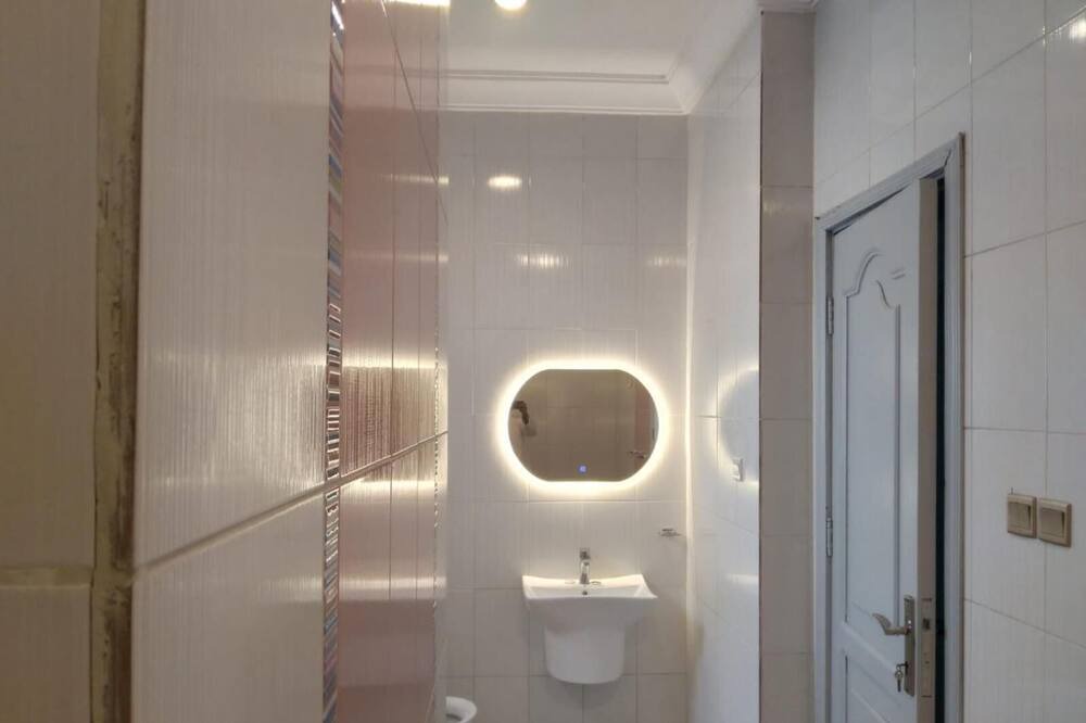 Photo of Bathroom in Hera Street
