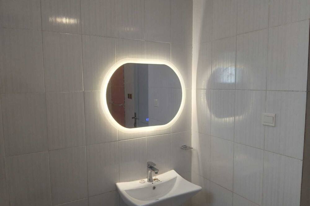 Photo of Bathroom in Hera Street