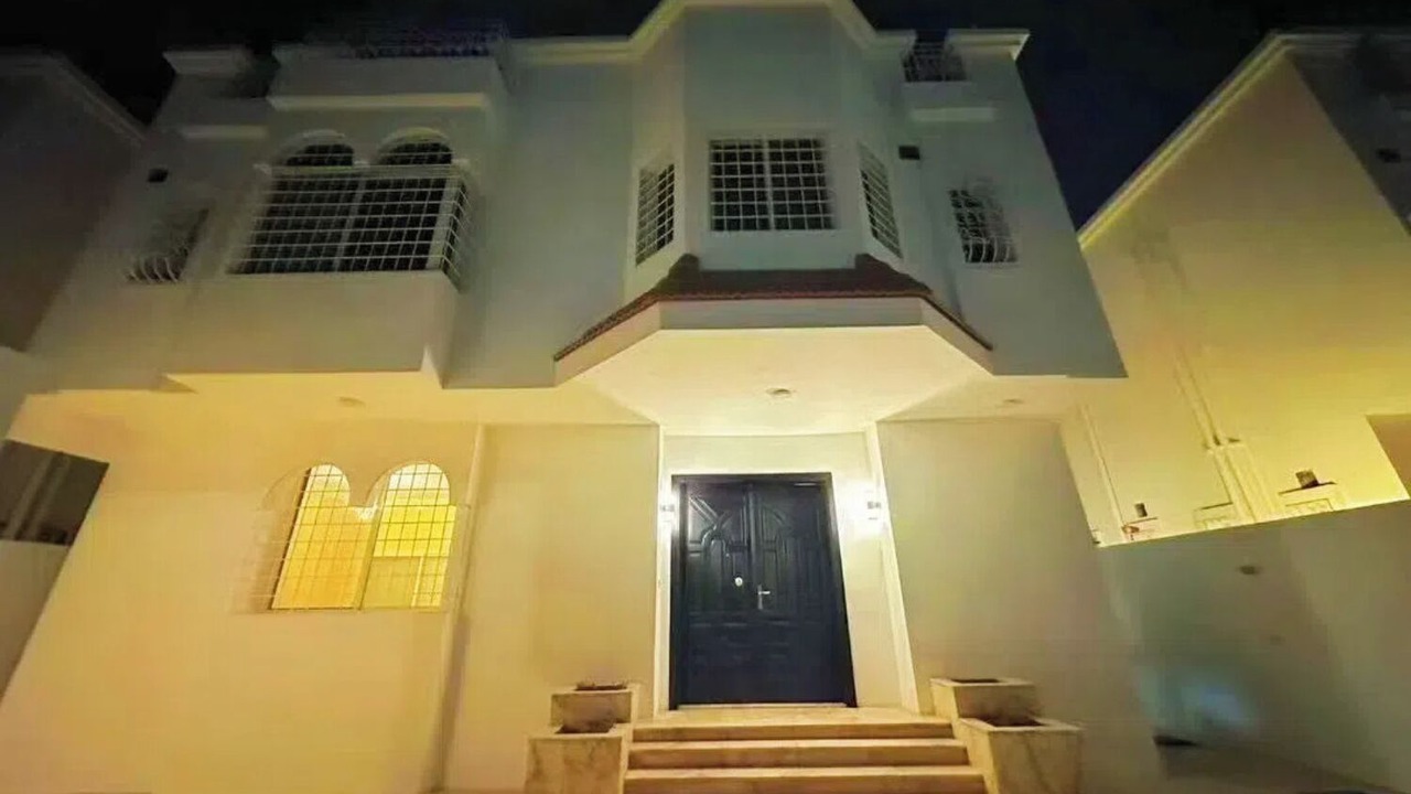 Photo of Outdoor in Sari Street