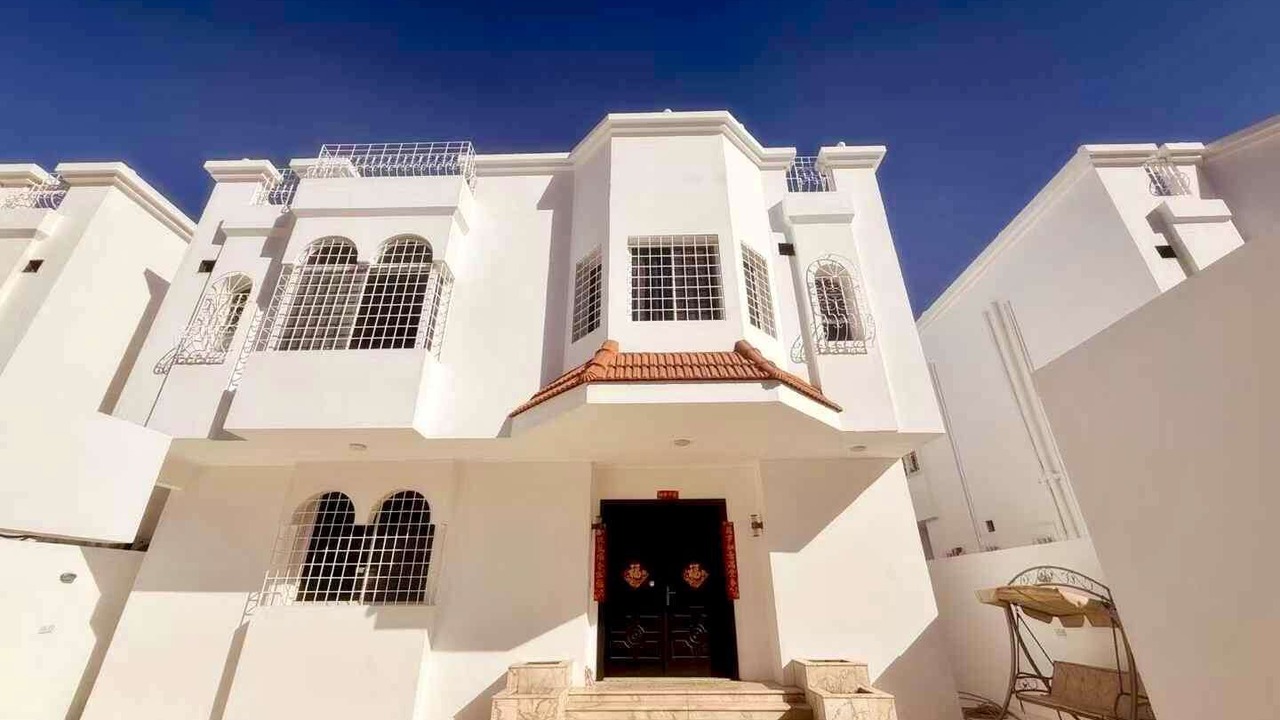 Photo of Outdoor in Sari Street