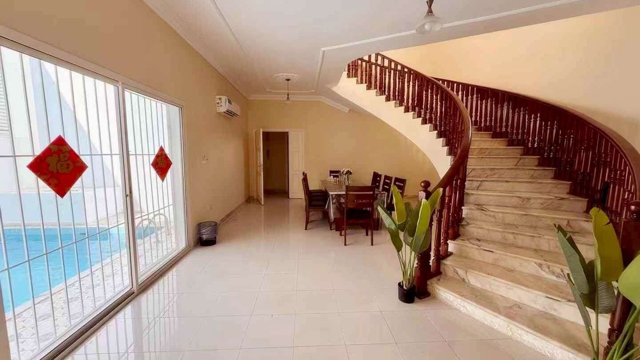 Photo of Livingroom in Sari Street