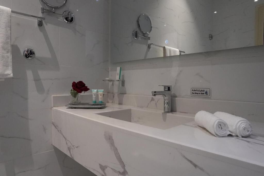 Photo of Bathroom in Hera Street