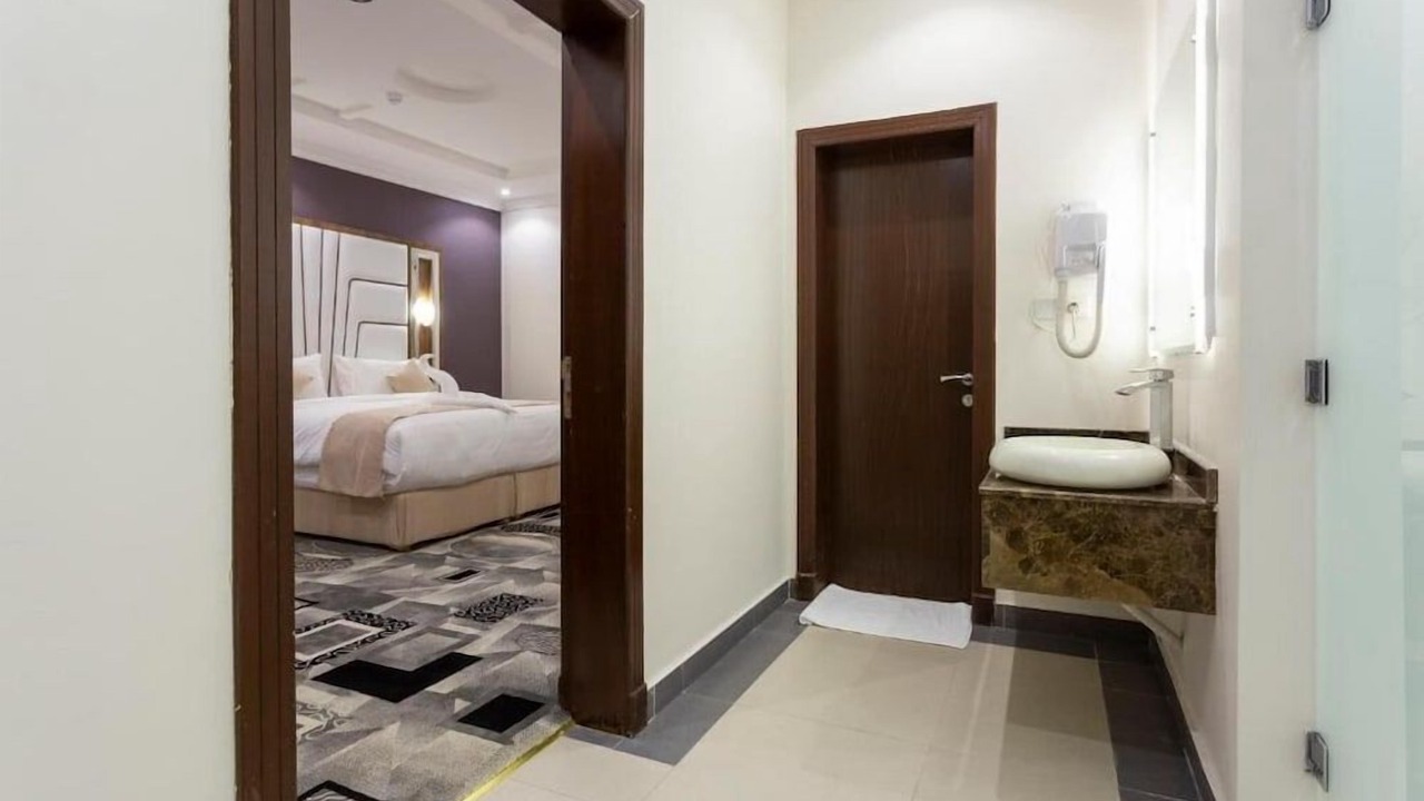 Photo of Bathroom in Hera Street