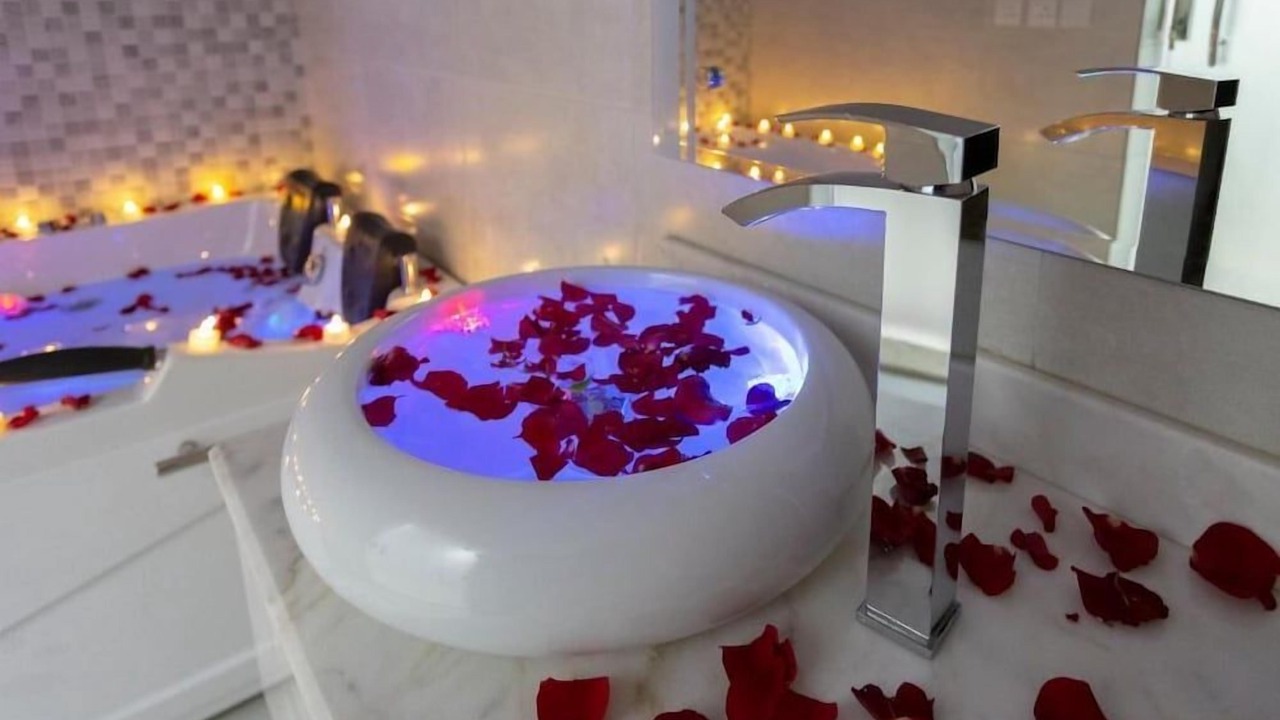 Photo of Bathroom in Hera Street
