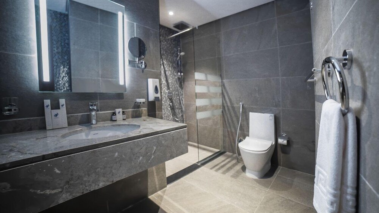 Photo of Bathroom in Hera Street