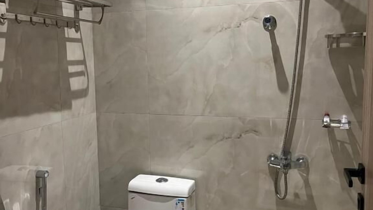 Photo of Bathroom in Unaizah