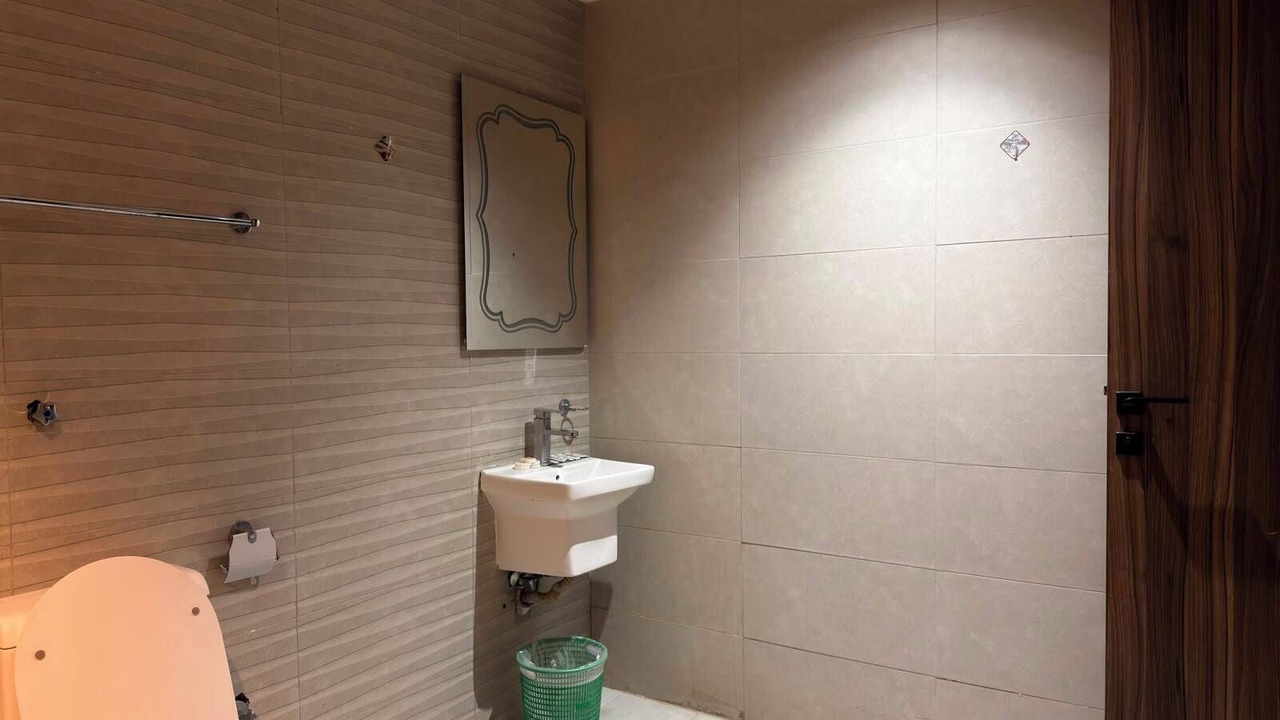 Photo of Bathroom in 60th Street