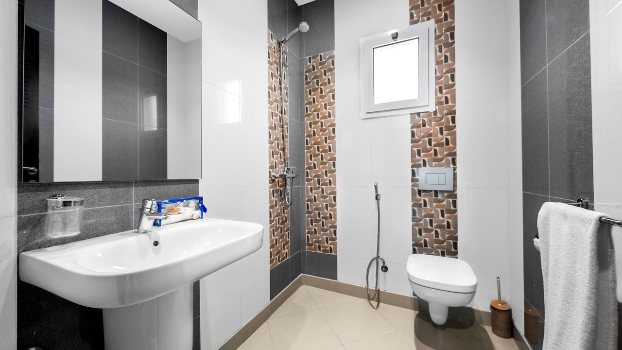 Photo of Bathroom in King Abdul Aziz Road