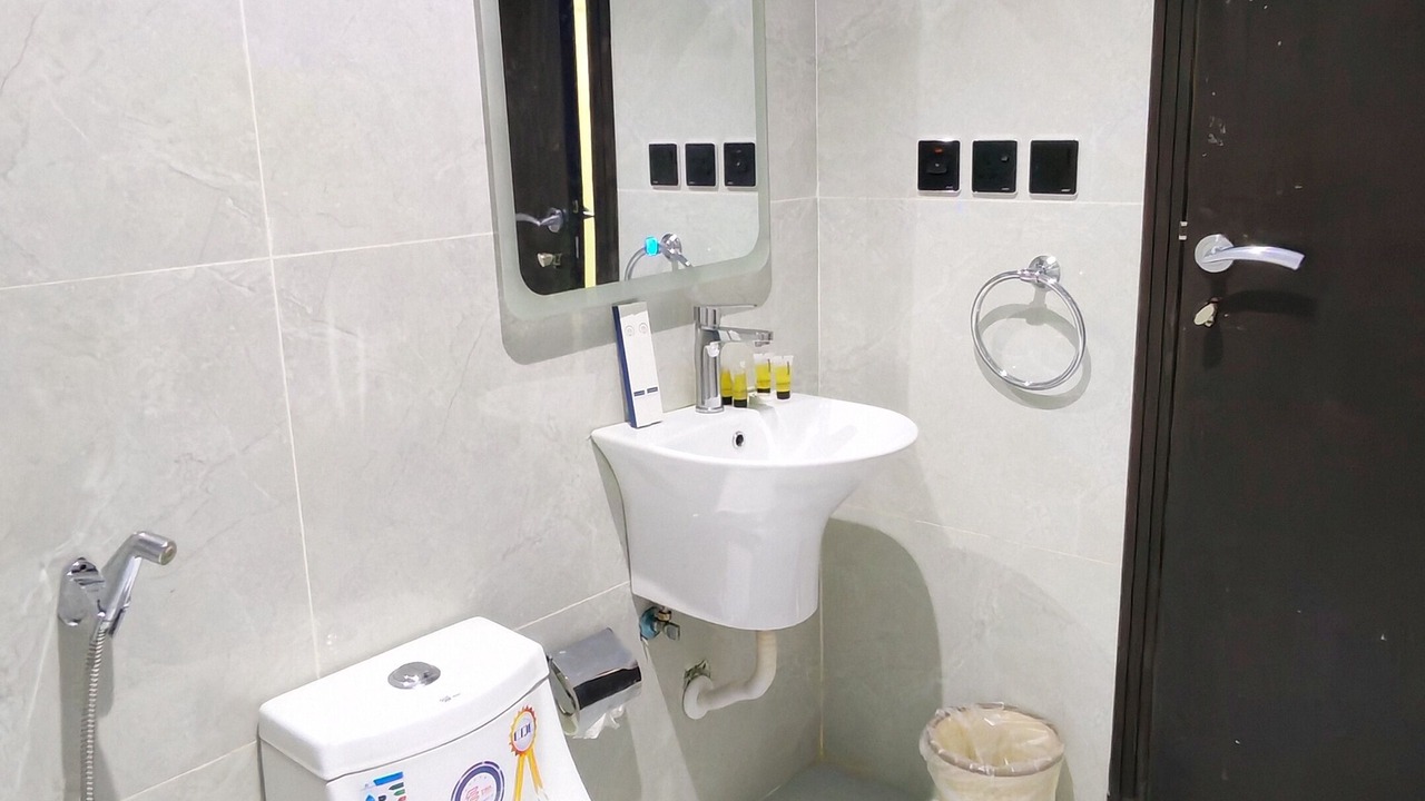 Photo of Bathroom in King Abdul Aziz Road